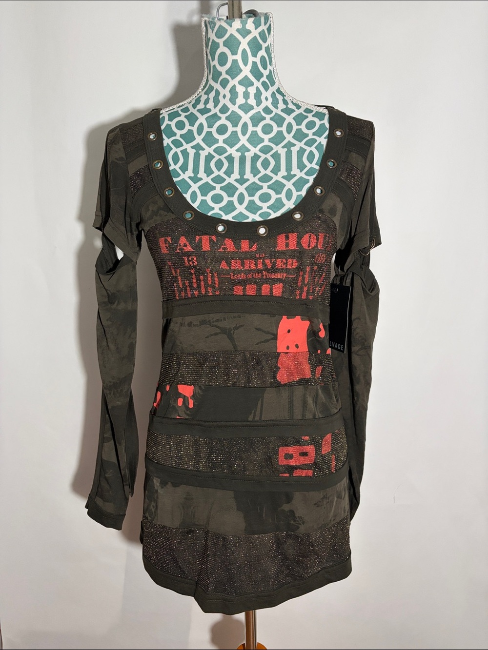 Salvage NEW Treasury Long Sleeve Top Tunic Blouse Size Medium Olive Green & Red